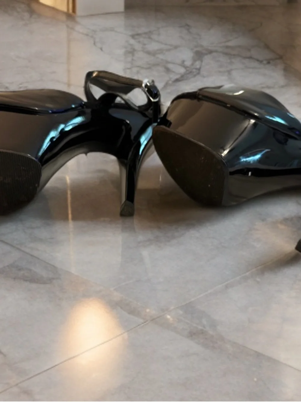 Pleaser sleek black